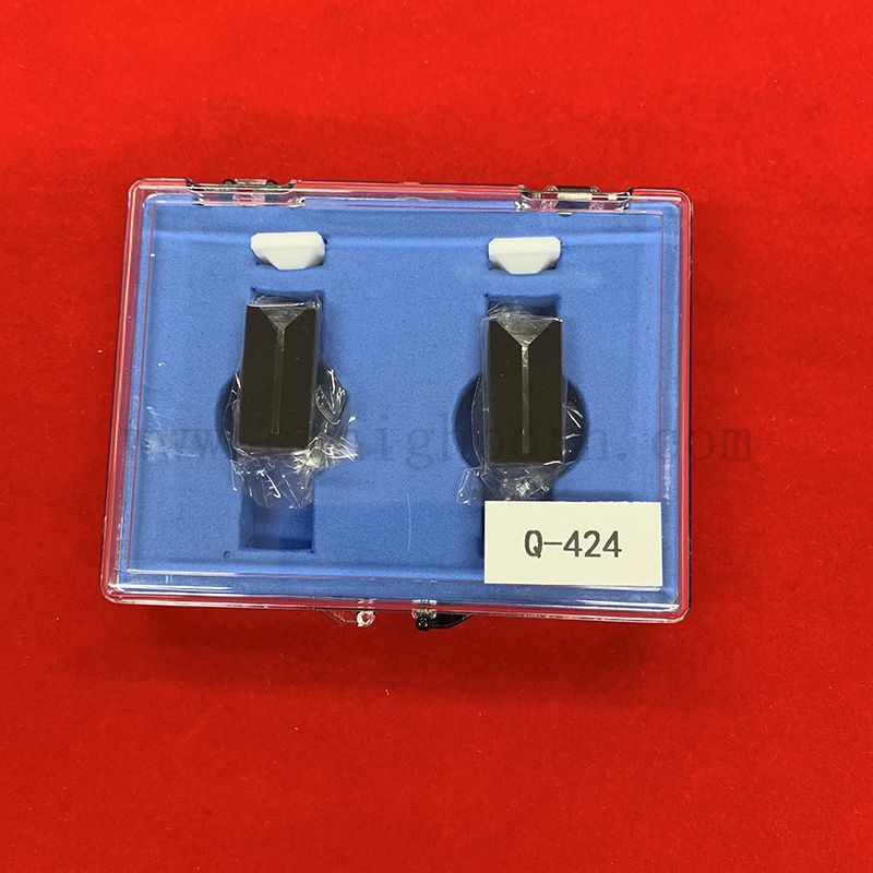Высокая точность Q424 Черная стенка Высокая чистота Микро кварцевая кювета 0,15 мл.