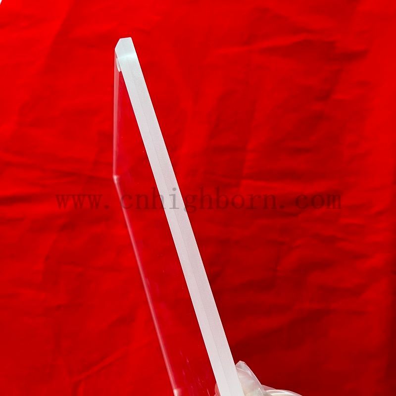 Пластинчатая тарелка кремнезема с отверстием