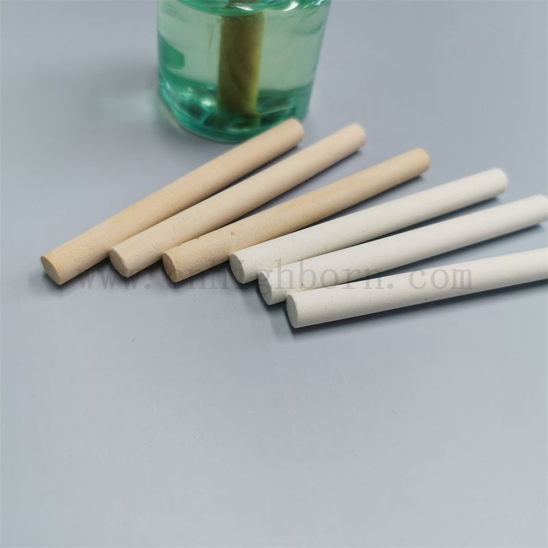 Жидкая бутылка с жидкостью комаров использовал пористый керамический фитиль