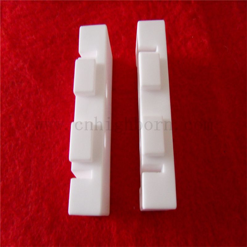 Индивидуальная электрическая изоляция 95%AL2O3 Керамические части глинозцы.