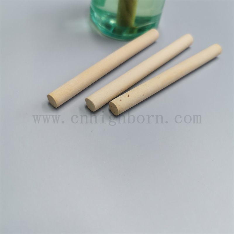 Жидкая бутылка с жидкостью комаров использовал пористый керамический фитиль