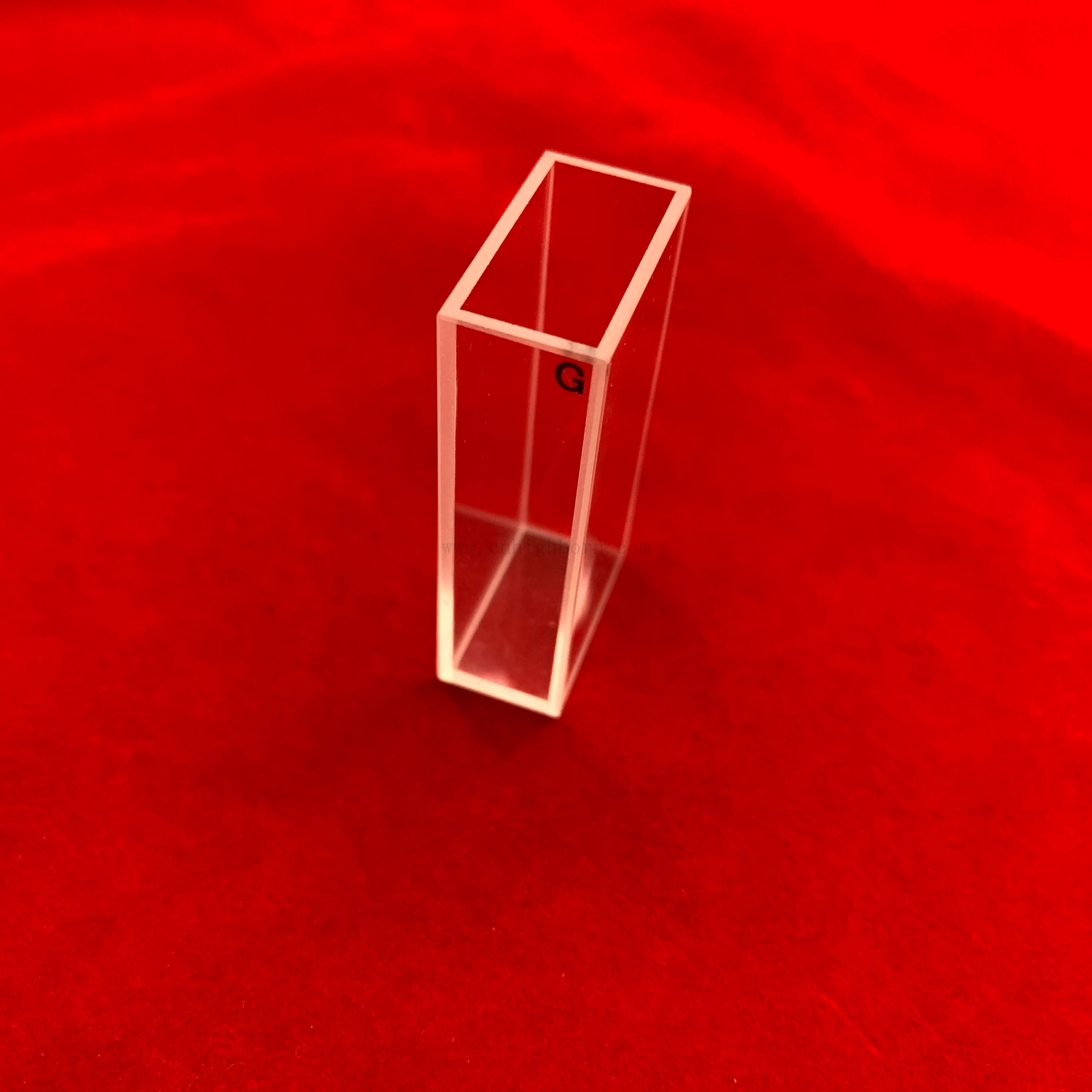 Прозрачная оптическая стеклянная кювета спектрофотометр 7 мл кварцевой стеклянной кюветы Стандартная ячейка флуорометра с крышкой