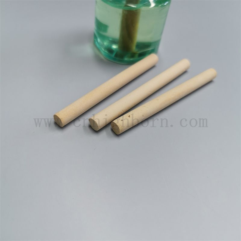 Жидкая бутылка с жидкостью комаров использовал пористый керамический фитиль