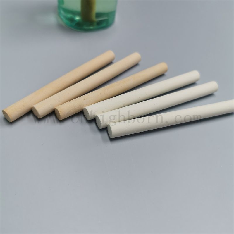 Жидкая бутылка с жидкостью комаров использовал пористый керамический фитиль