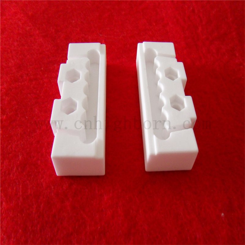 Индивидуальная электрическая изоляция 95%AL2O3 Керамические части глинозцы.