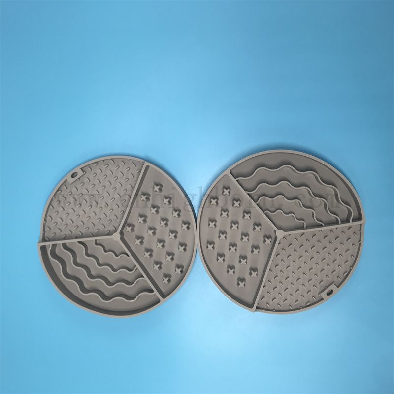 Силиконовый резиновый питомец на лизании щенка поставляется с питательными медленными пищевыми подушками для домашних животных