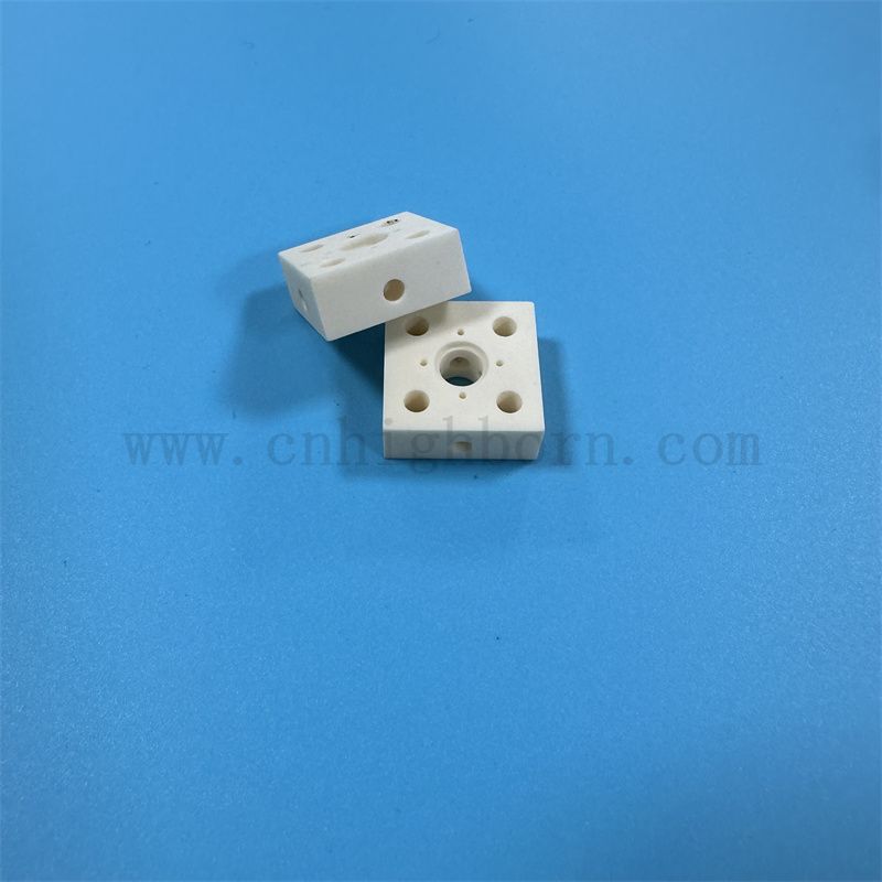 Изолятор алюминия нерегулярная износостойкая блока