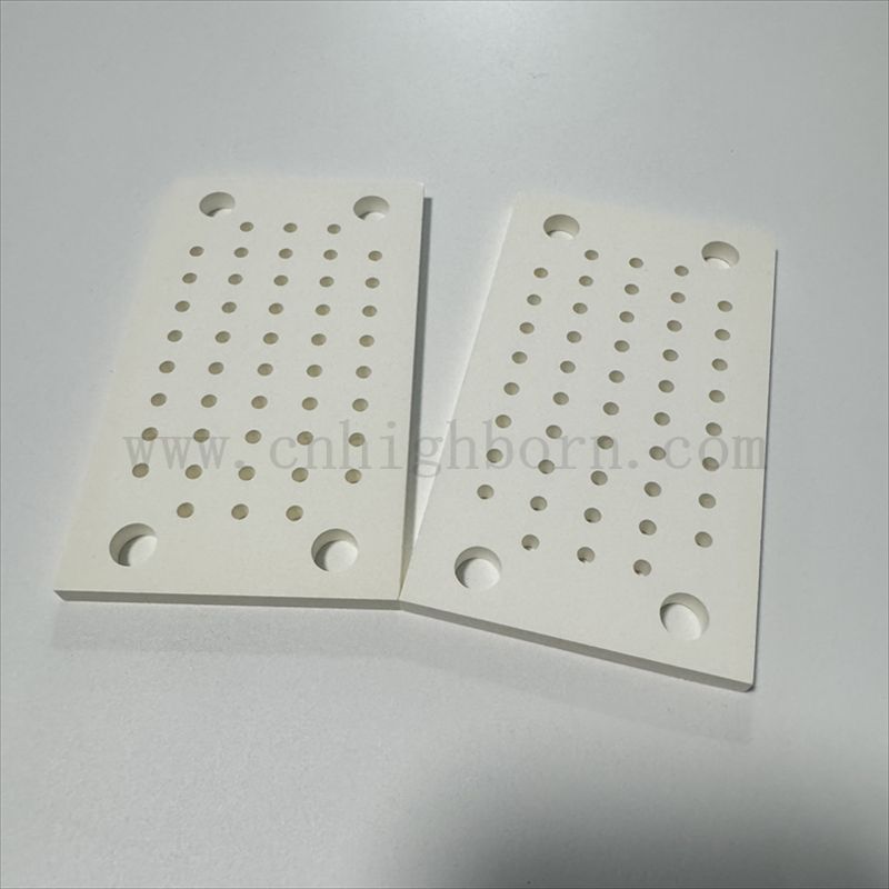 Термическая стабильность Термическая проводимость кубическая белая плата с нитридной доской бора BN с отверстием