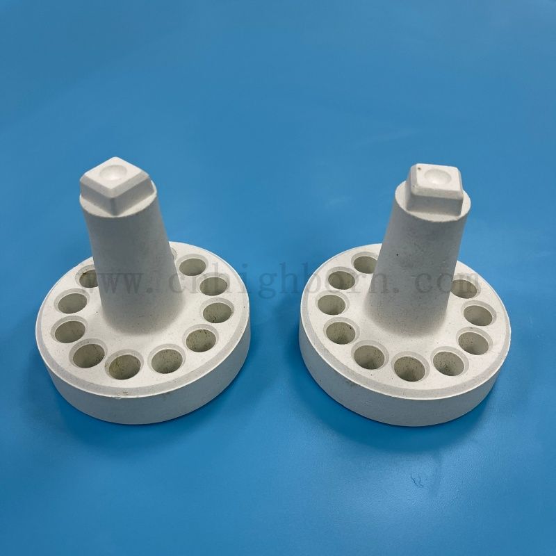 Высокотемпературное керамическое основание кронштейна радиационной трубки, изготовленное из муллито-корунда