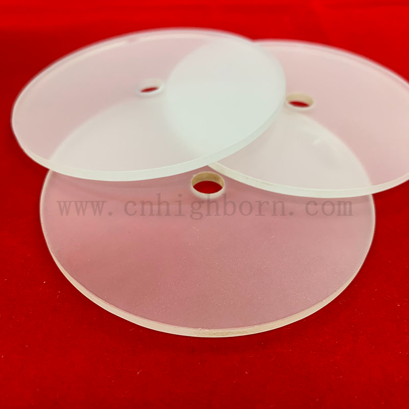 Непрозрачная перфорированная матовая кварцевая стеклянная плита кварцевая оптическая линза