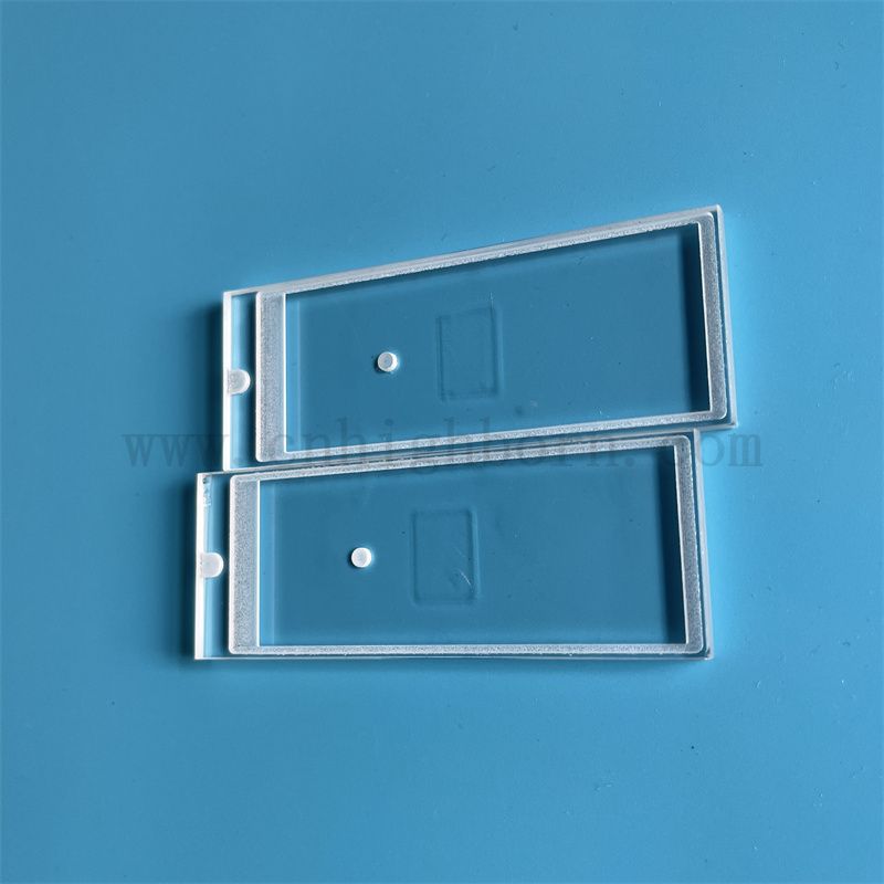 Глубокая обработка прямоугольной чистой кварцевой стеклянной панели с лазерным скучным