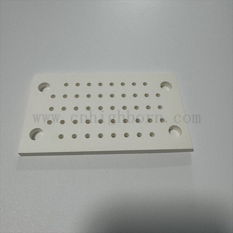 Термическая стабильность Термическая проводимость кубическая белая плата с нитридной доской бора BN с отверстием