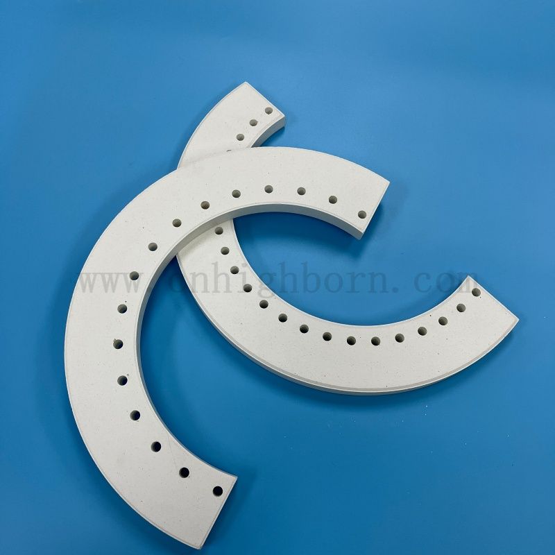 Огнеупорный корундовый муллитовый керамический изолятор панели Керамическая нерегулярная деталь для печи