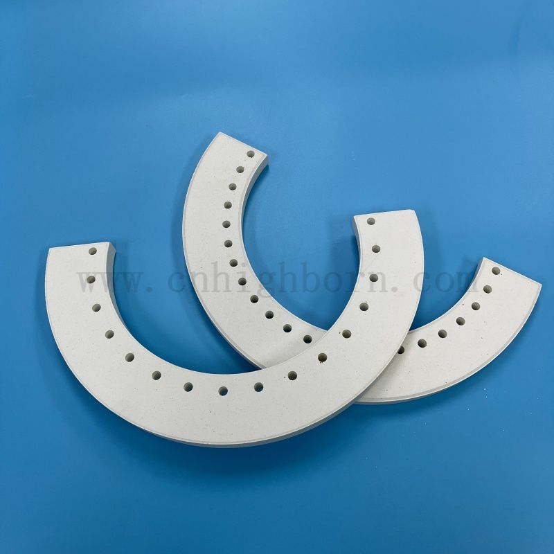 Огнеупорный корундовый муллитовый керамический изолятор панели Керамическая нерегулярная деталь для печи