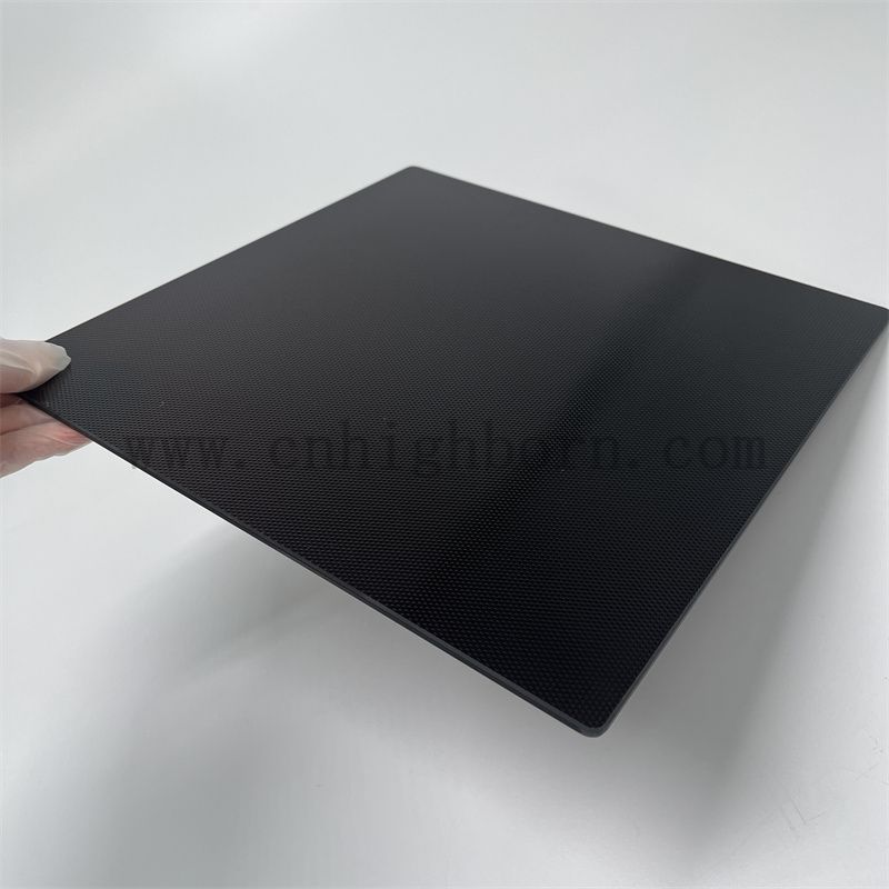 Микрокристаллическая стеклянная пластина