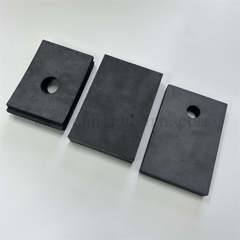 Изолятор черный кремниевый карбид с керамическим лист SIC с устойчивой к износостойкой дырочне