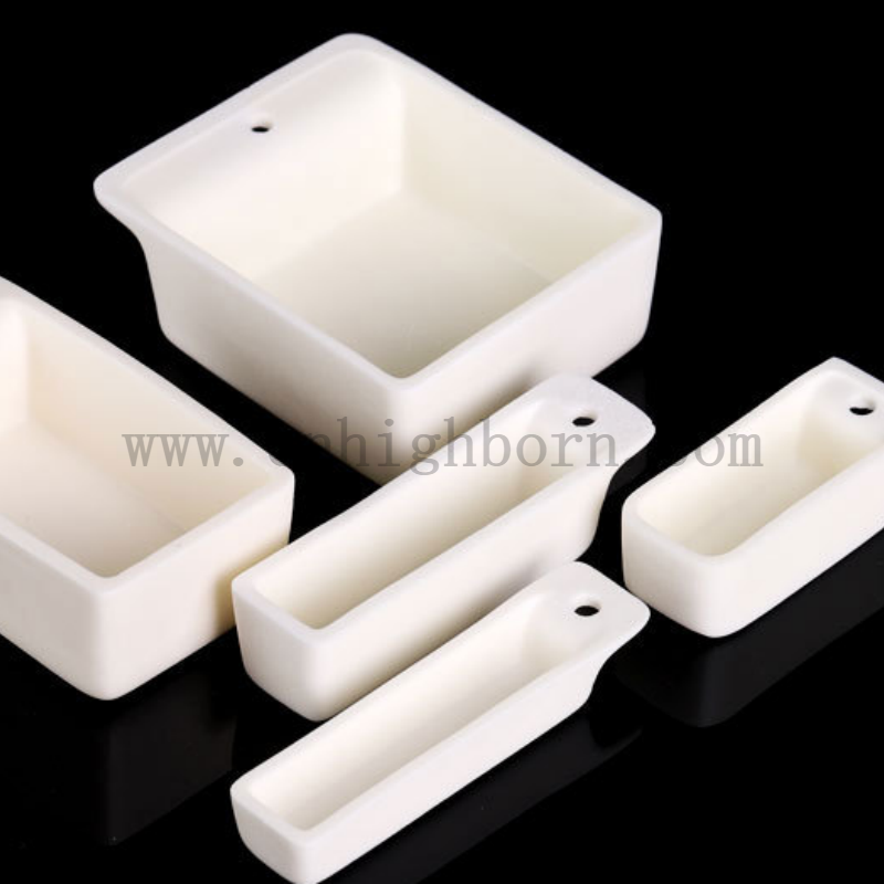 Прямоугольная керамическая лодка Corundum Al2O3 с отверстием глиноземной горшки для лабораторных научных исследований