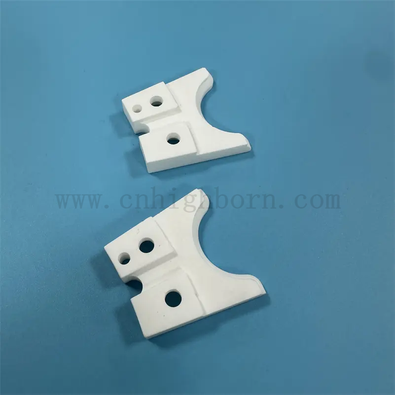 Индивидуальная 95% 99% Al2O3 Керамическая структурная часть изолирующей ахтинии.