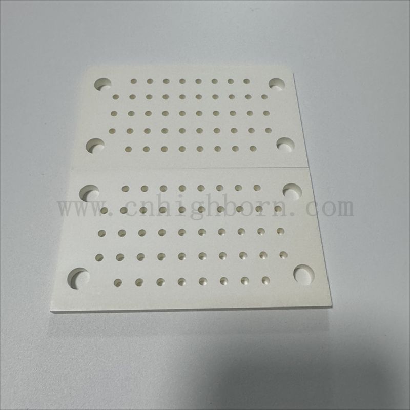 Термическая стабильность Термическая проводимость кубическая белая плата с нитридной доской бора BN с отверстием