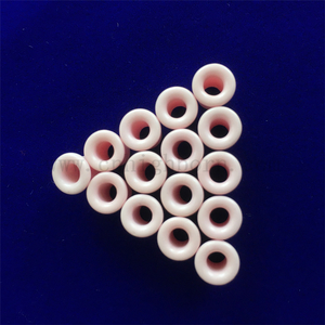 Износостойкость 95% глинозема Керамические детали ткани с проушиной направляющей проволоки керамические для машинного оборудования