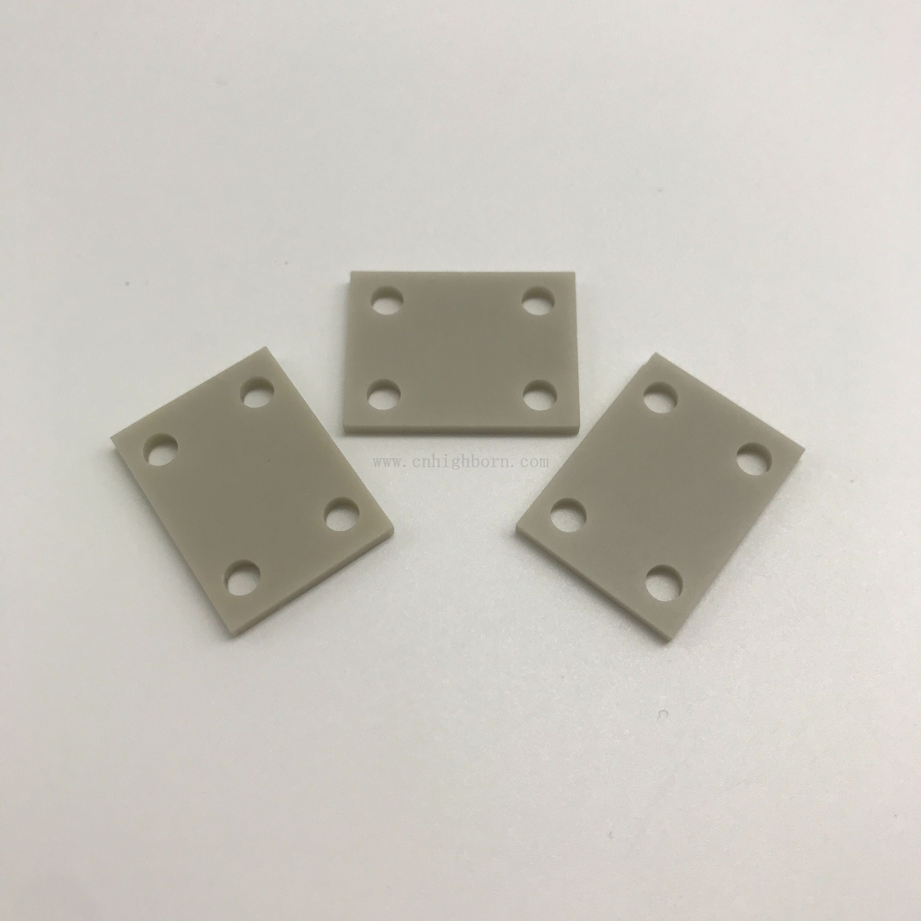 Прокладка листовой пластины AlN из нитрида алюминия с высокой теплопроводностью керамическая