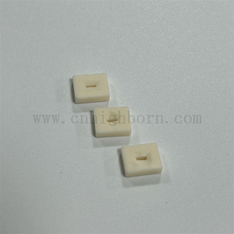 Изолятор глиноземной нерегулярной блок 99%Al2O3 Керамическая пластина