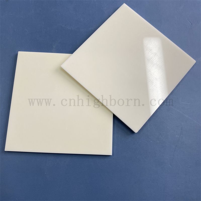 керамическая тарелка