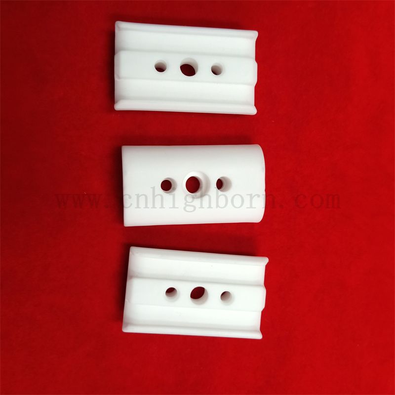 Высокая температурная устойчивая 95% изолятор алюминия Al2O3 Индивидуальная часть керамики