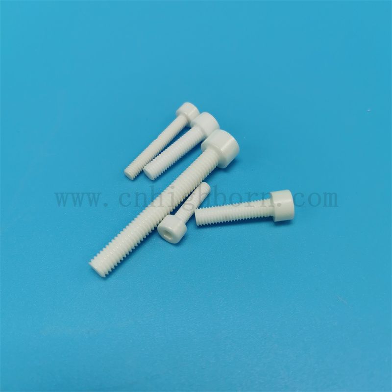 Индивидуальные 95% 99% Al2O3 Керамические винты с алюминиями Al2O3 с гайками