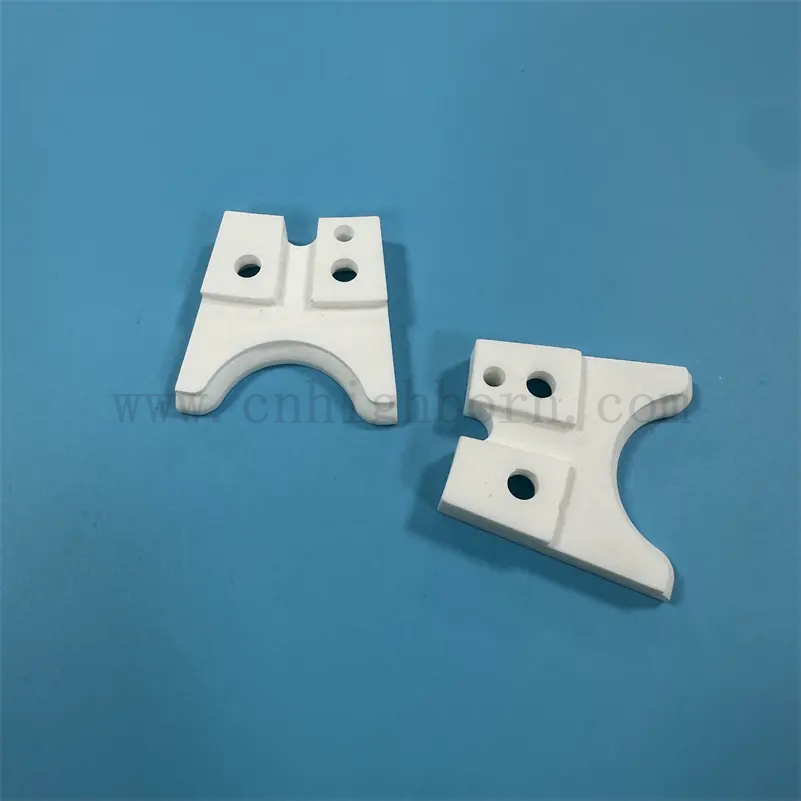 Индивидуальная 95% 99% Al2O3 Керамическая структурная часть изолирующей ахтинии.