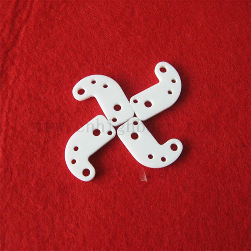 Нет обработки пористости стеклянная керамическая нерегулярная изоляция Macor Ceramic Pale