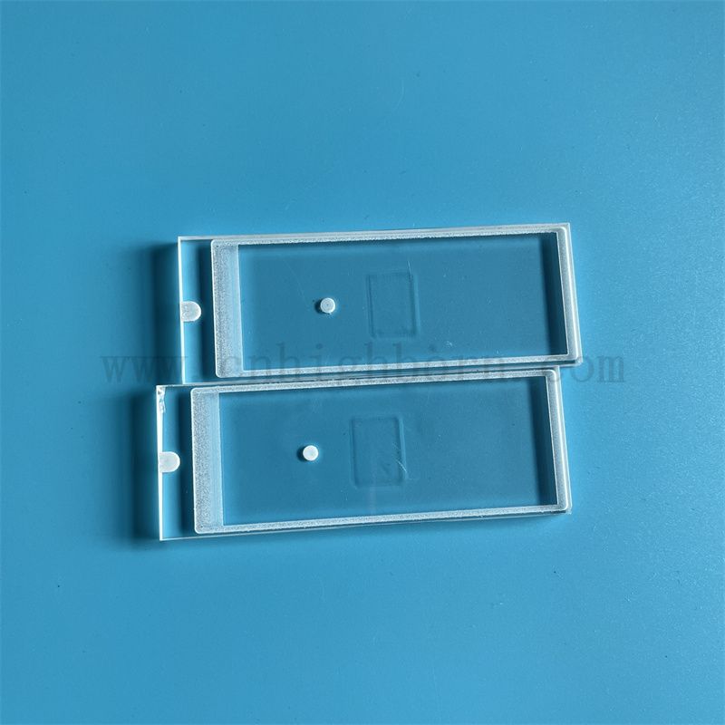 Глубокая обработка прямоугольной чистой кварцевой стеклянной панели с лазерным скучным