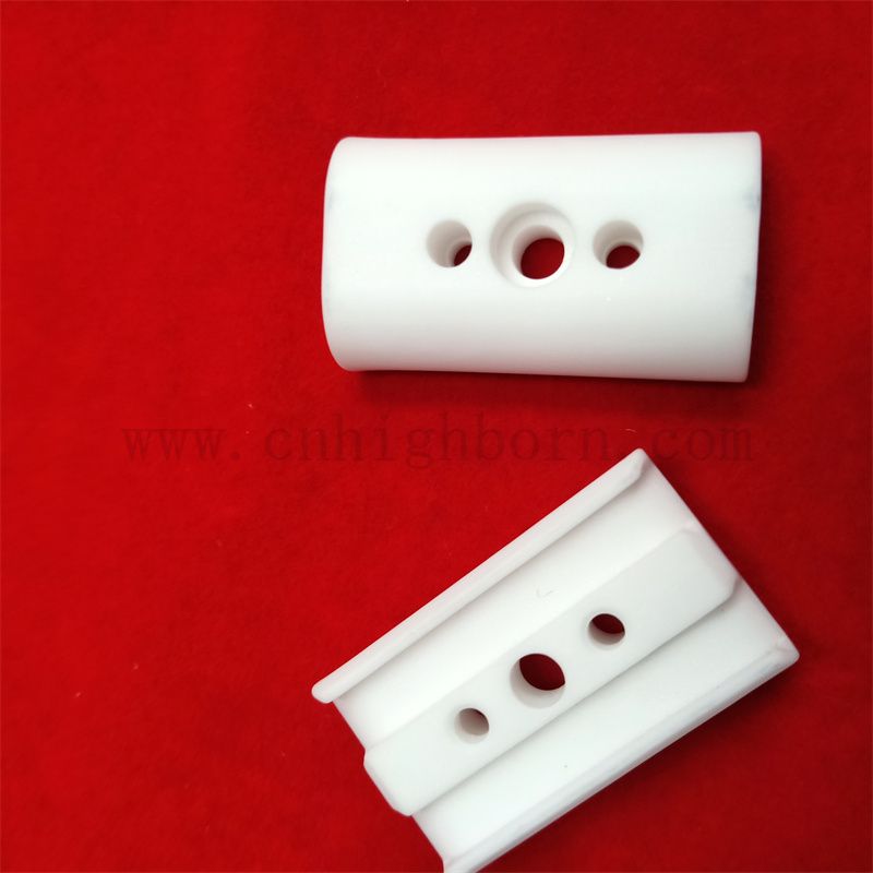 Высокая температурная устойчивая 95% изолятор алюминия Al2O3 Индивидуальная часть керамики