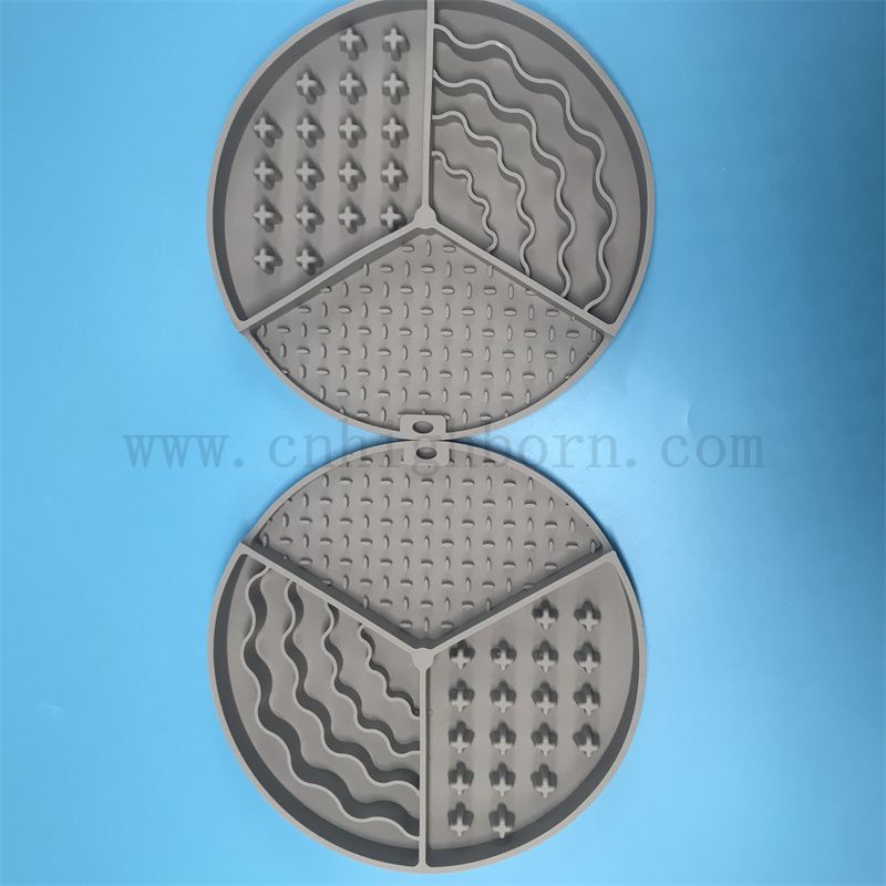 Силиконовый резиновый питомец на лизании щенка поставляется с питательными медленными пищевыми подушками для домашних животных