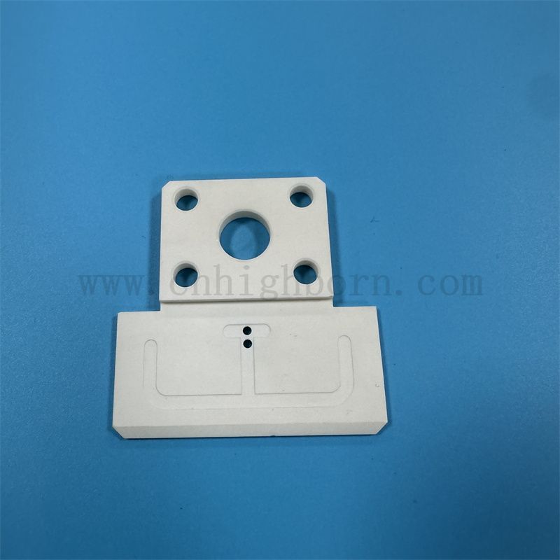 Высокая температура 95% 99% Al2O3 Керамическая деталь глиноземной керамический лист