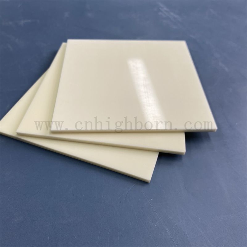 керамическая тарелка