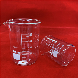 Лабораторный стакан из прозрачного боросиликатного стекла с прозрачной шкалой