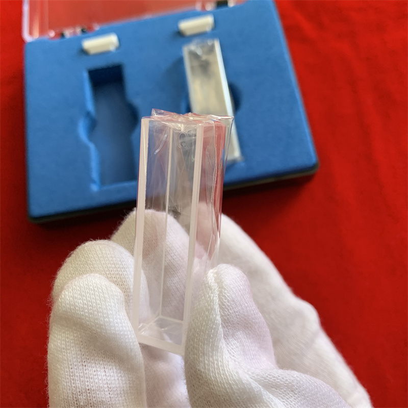 Лабораторная стеклянная ячейка стандартной флуорометровой ячейки с крышкой прозрачной пять боковых стеклянных спектрофотометра