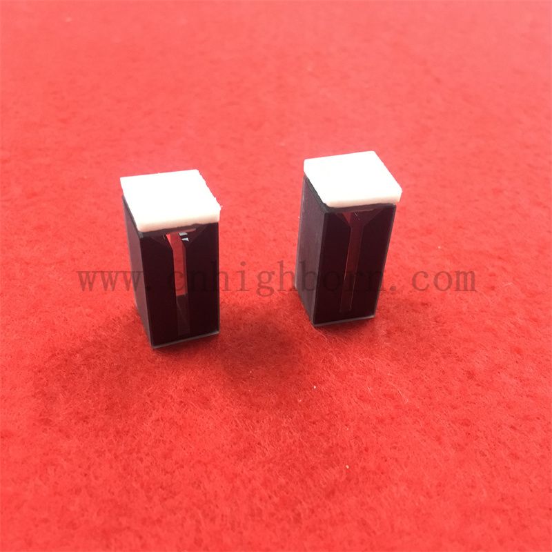 Лабораторная посуда Стандартная микроэлемент с черной стеновой стеклянной кюветой.