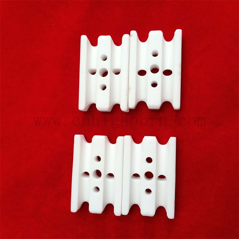 Износостойкий 95% Al2O3 Армический керамический изолятор Ceramic Piece с отверстием
